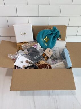 MYSTERY JEWELRY LOT BOX FULL OF NEW ON CARD OR BOX FULL OF JEWELRY 4.45 lbs